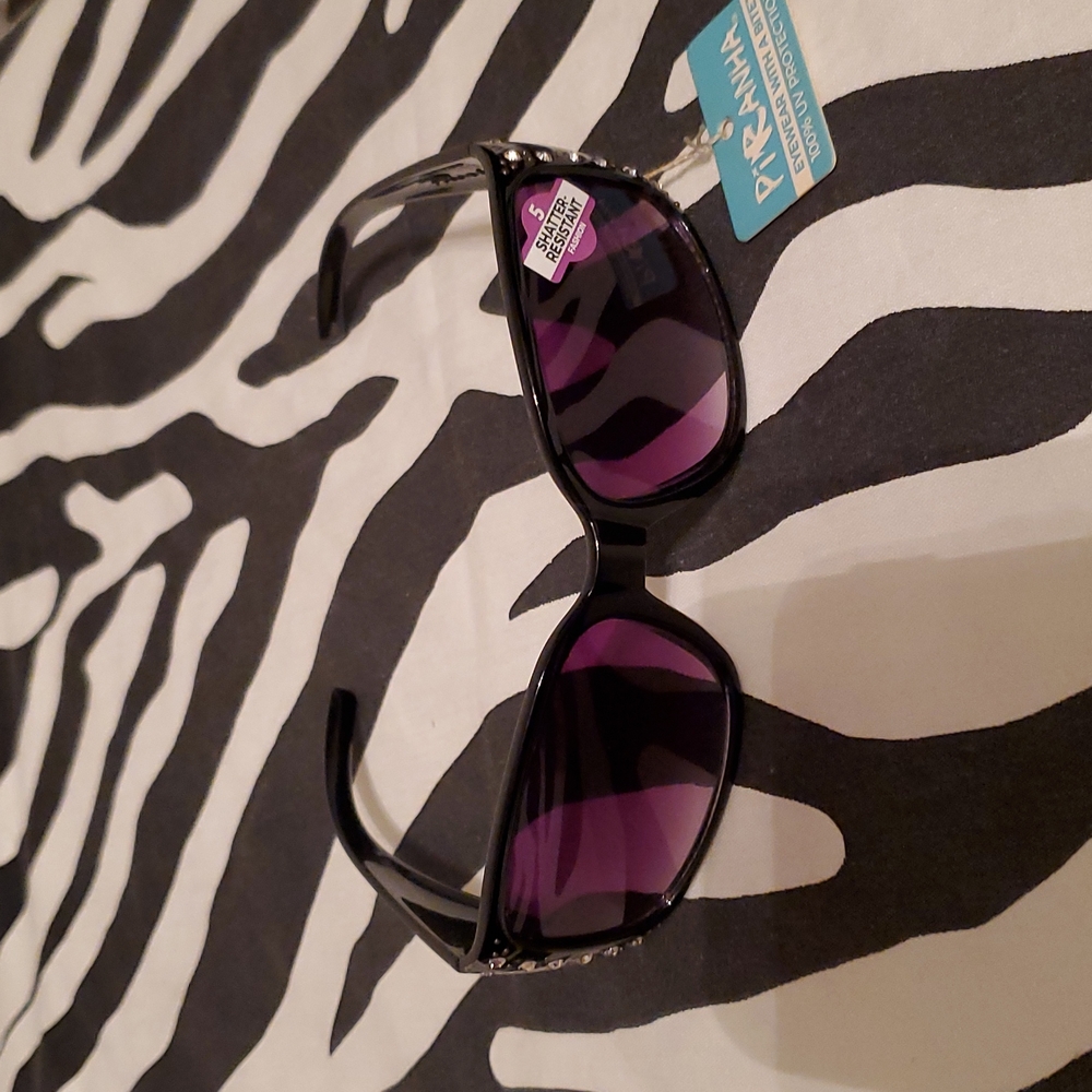 Women's Piranha sunglasses NWT-Inspired